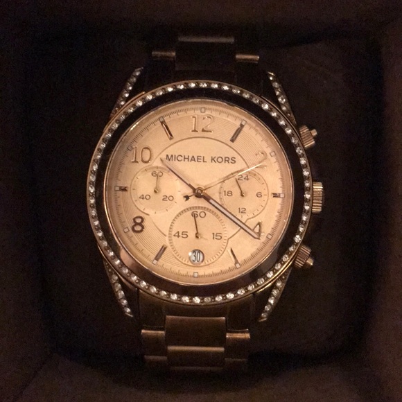 Michael Kors Rose Gold watch - Picture 2 of 6